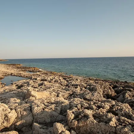 مكان تخييم Roxa Caravan Fishing Spot آغيوس نيكولاوس